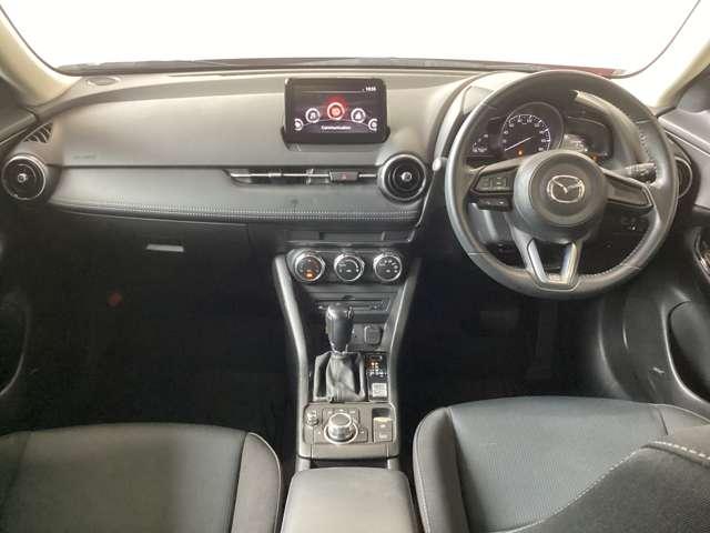 人間中心の考え方のもと、磨き上げられたシンプルなコックピット。メーターの見え方やスイッチの操作感にもこだわりがあります。