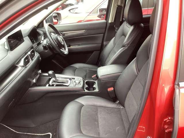 生命感を感じさせ、意思を持って動き出しそうな緊張感と、呼吸しているような温かみを持った生きたクルマをつくる。それが魂動デザインです。