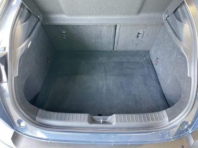 �����ɂ̓A�[�����X�g�����[����Ă���㕔���ȁB