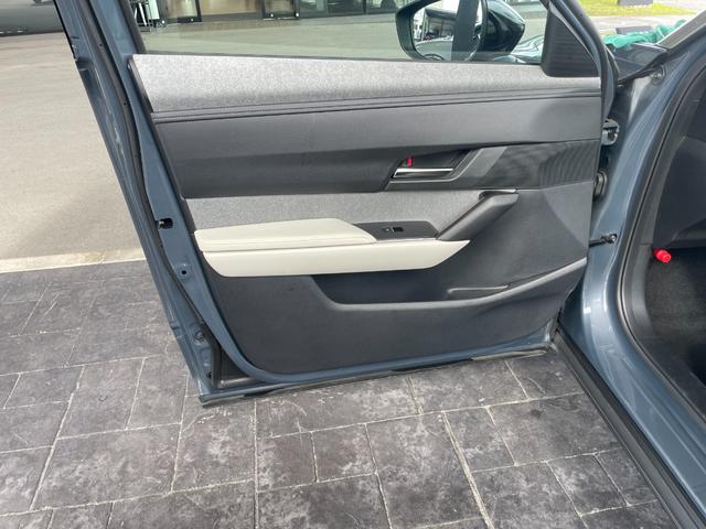 ���Q�b�W�X�y�[�X�͑�^�X�[�c�P�[�X�P���ʓI�ȑ傫���̃x�r�[�J�[���ςݍ��߂���p��\���ȗe�ʂQ�W�O�k�i�u�c�`�����j���m�ۂ��Ă��܂��B