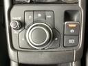 シフトレバーの下部にあるボタン類でナビ操作や音量調整が簡単に出来ます。