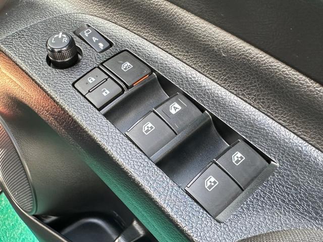 シエンタ ハイブリッドＧ　クエロ　後期モデル／７人乗り／ハーフレザーシート／純正ナビＴＶ／Ｂｌｕｅｔｏｏｔｈ　／アラウンドビューモニター／両側パワースライドドア／ソナー／１オーナー／衝突被害軽減ブレーキ／オートハイビーム／スマートキー（39枚目）