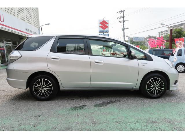 新品タイヤ4本付き 純正ナビ 禁煙車 内地仕入(2枚目)