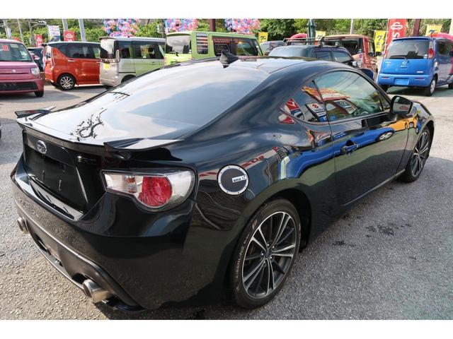 ＢＲＺ Ｓ　６速ＡＴ　プッシュスタート　社外ナビ　バックカメラ　ＴＶ　ハーフレザーシート　禁煙車　リヤウィング　ＥＴＣ（4枚目）