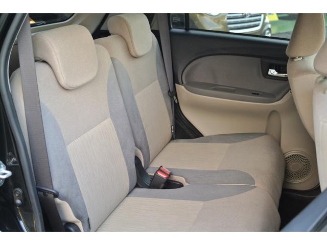 【納車前の無料サービス】　当店ではエンジンオイル、ワイパーゴム、バッテリーなどの消耗品に加えサビ止めをサービスで行って納車させて頂きます（＾＾）