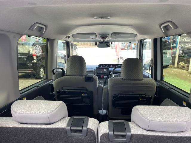 【納車前の無料サービス】　当店ではエンジンオイル、ワイパーゴム、バッテリーなどの消耗品に加えサビ止めをサービスで行って納車させて頂きます（＾＾）