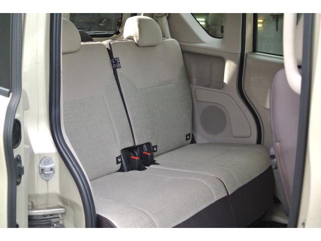 【大型展示場完備！】　多くの在庫の中からあなただけのお車を一緒にお探しいたします。