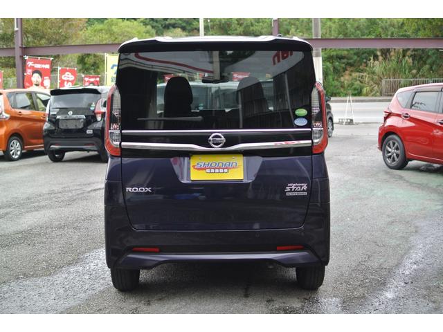 【大型展示場完備！】　多くの在庫の中からあなただけのお車を一緒にお探しいたします。