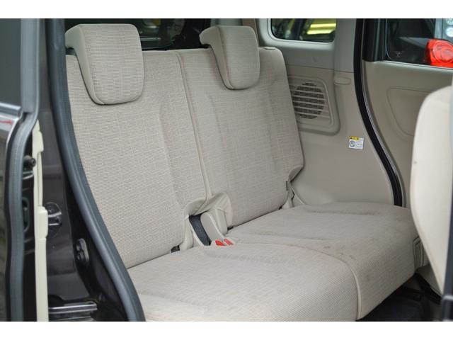 内装もおしゃれなベージュ色♪