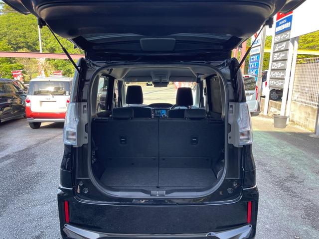 【納車前の無料サービス】　当店ではエンジンオイル、ワイパーゴム、バッテリーなどの消耗品に加えサビ止めをサービスで行って納車させて頂きます（＾＾）