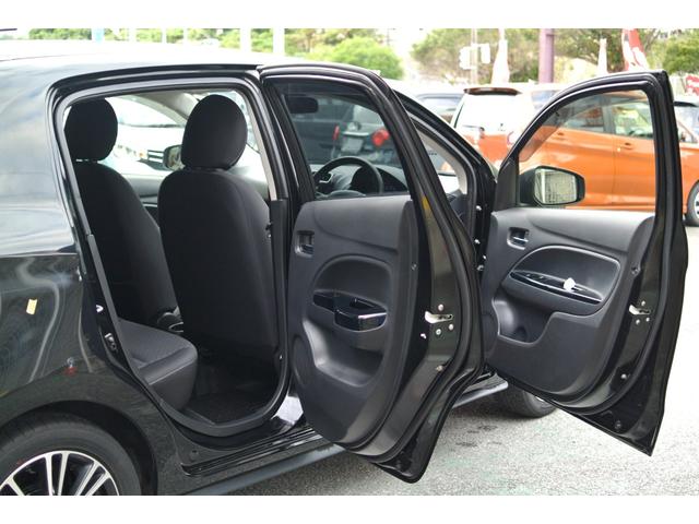 【大型展示場完備！】　多くの在庫の中からあなただけのお車を一緒にお探しいたします。