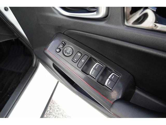 シビック ＲＳ　ＦＯＰナビ　ドラレコ　スマートキー、リアカメラ、カーナビ、ＴＶ、フロアマット、ドアバイザー　防錆済　ＬＥＤヘッド　Ｂカメラ　シートヒーター　パワ－シ－ト　フルセグＴＶ　クルーズコントロール　ＵＳＢ（43枚目）
