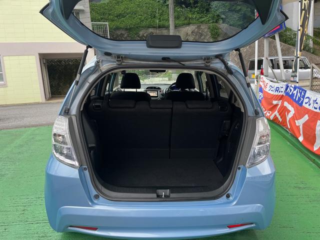 フィットハイブリッド ベースグレード（5枚目）