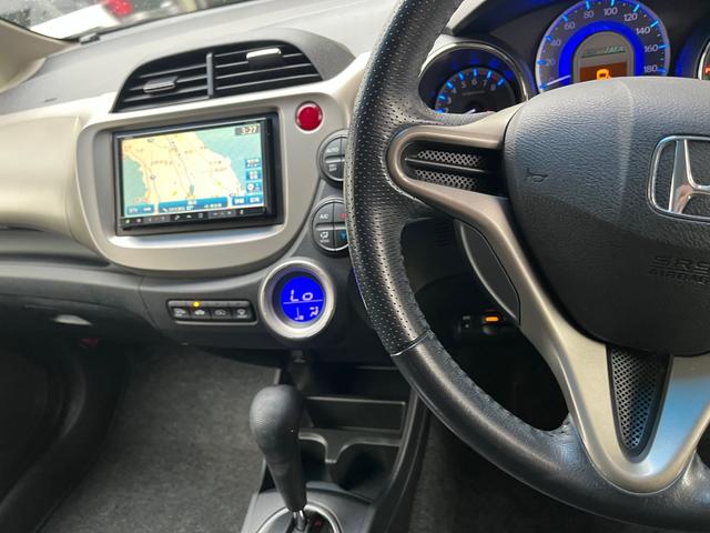 フィットハイブリッド ベースグレード（8枚目）