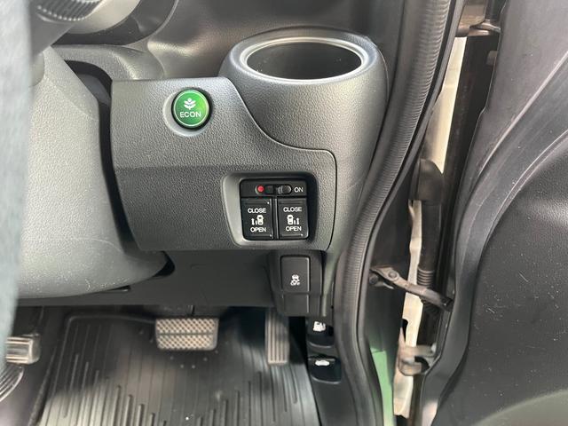 N-BOXカスタム G・Lパッケージ 両側パワースライドドア(8枚目)