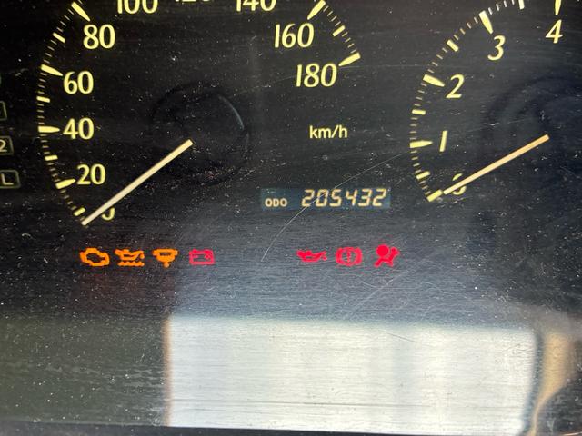 ハイエースワゴン スーパーカスタムリミテッド　社外アルミ　エアコン　後席エアコン　パワーステアリング　パワーウィンドウ（12枚目）