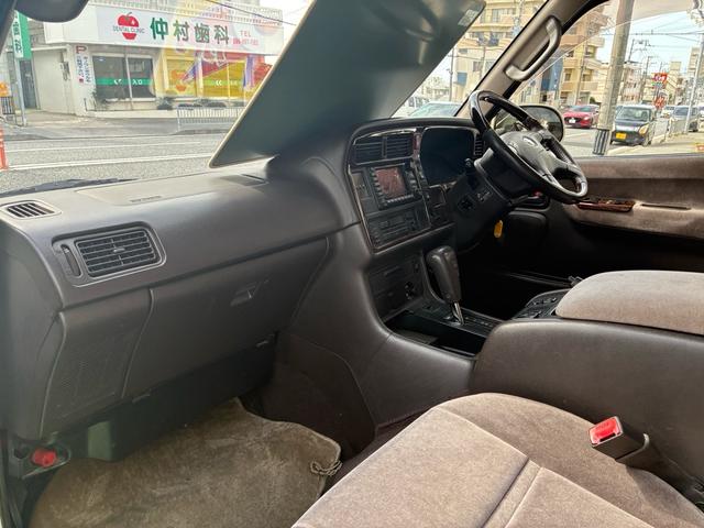 ハイエースワゴン スーパーカスタムリミテッド　社外アルミ　エアコン　後席エアコン　パワーステアリング　パワーウィンドウ（18枚目）