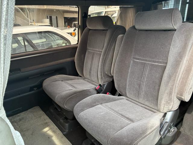 ハイエースワゴン スーパーカスタムリミテッド　社外アルミ　エアコン　後席エアコン　パワーステアリング　パワーウィンドウ（19枚目）