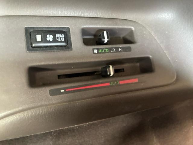 ハイエースワゴン スーパーカスタムリミテッド　社外アルミ　エアコン　後席エアコン　パワーステアリング　パワーウィンドウ（21枚目）