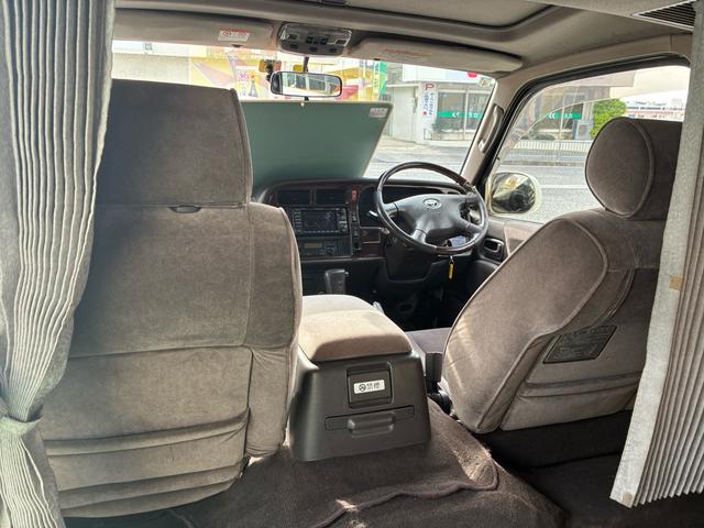 ハイエースワゴン スーパーカスタムリミテッド　社外アルミ　エアコン　後席エアコン　パワーステアリング　パワーウィンドウ（23枚目）