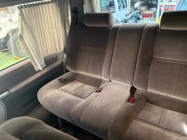 ハイエースワゴン スーパーカスタムリミテッド　社外アルミ　エアコン　後席エアコン　パワーステアリング　パワーウィンドウ（24枚目）