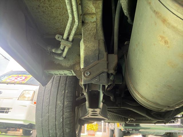 ハイエースワゴン スーパーカスタムリミテッド　社外アルミ　エアコン　後席エアコン　パワーステアリング　パワーウィンドウ（32枚目）