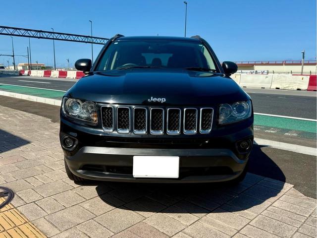 ジープ・コンパス スポーツ　ワンオーナー車／走行距離２２２００ｋｍ／バックカメラ／サイドカメラ／ＥＴＣ付／ナビゲーション／クルーズコントロール／ＴＶ付／Ｂｌｕｅｔｏｏｔｈ／盗難防止システム／純正１７インホイール／ブレーキアシスト