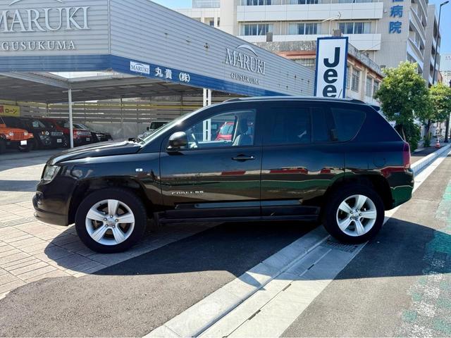 グレードはサハラです。ボディカラーはブラッククリアコート！安心のワンオーナー車ですので使用状況が明確で、メンテナンス履歴も良好。丁寧に扱われてきたコンディションの良い１台です。