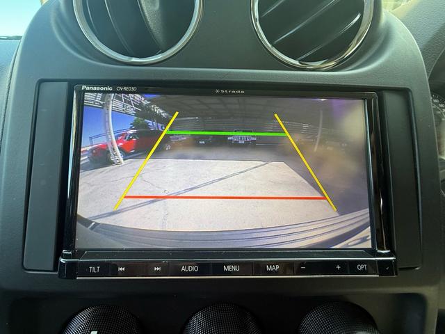 バックのカメラも搭載しておりますので駐車も安心して行えます。駐車が苦手な方にもオススメな便利機能です！