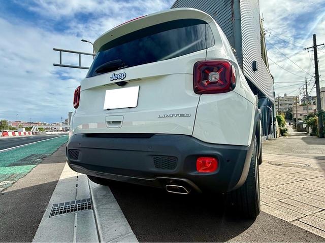 ジープ・レネゲード リミテッド レザーシート/シートヒーター/クルーズコントロール/盗難防止システム/バックカメラ/純正ナビ付/ETC付/TV付/キーレスエントリー/スマートキー/コーナーセンサー/USB入力端子/Bluetooth(26枚目)