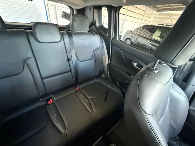 納車後は自社整備工場にて経験豊富なフロント・整備スタッフにてお客様のお車をメンテナンスさせていただきます。車検・点検整備・事故後の修理等アフターサービスも安心です。