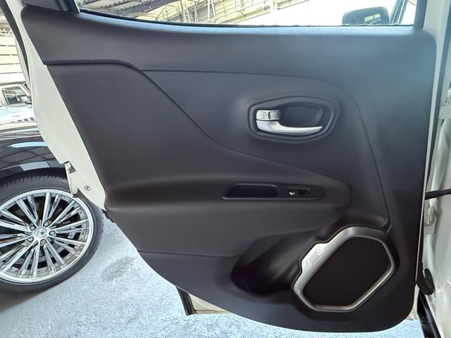 後方左側ドアパネルです。詳しくはスタッフまでお気軽にご相談下さい。