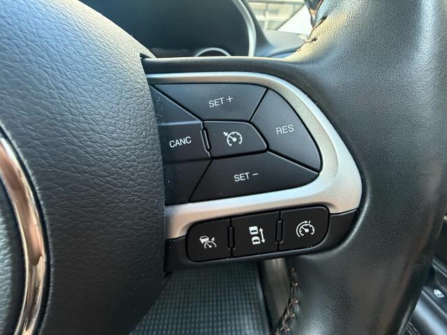 アダプティブクルーズコントロールを搭載！前方車両との車間距離を自動で保ちながら走行できる為、長距離ドライブや高速道路も快適に走行できます。