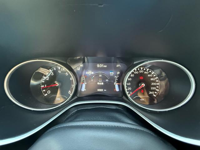 メーター画像です。走行距離は３２０００ｋｍとですので安心してお乗りいただけます。