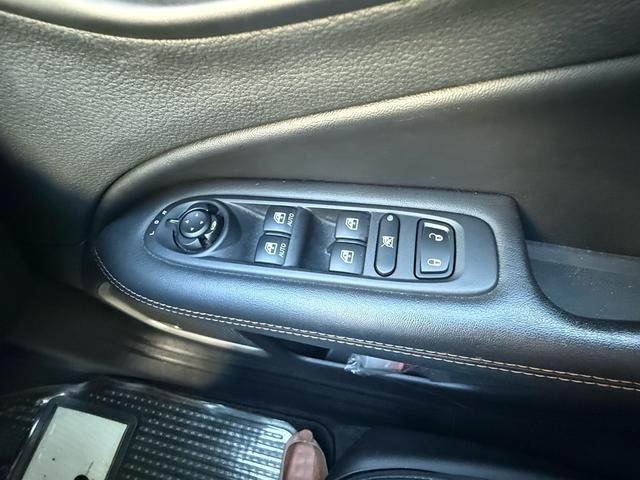 パワーウィンドウ付きですので、運転性にて全部の窓を開閉する事が可能ですので快適にドライブをお楽しみいただけます。