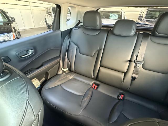 Ｊｅｅｐならではのしっかりとした座り心地で、オフロードでも安定感があります。