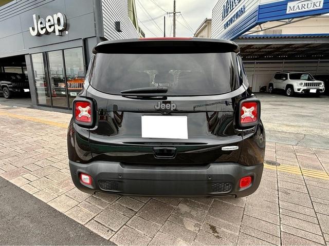ジープ・レネゲード ロンジチュード　ＬＥＤヘッドランプ／クルーズコントロール／盗難防止システム／バックカメラ／純正Ｕコネクトディスプレイオーディオ／キーレスエントリー／ＥＴＣ付／ＵＳＢ入力端子／Ｂｌｕｅｔｏｏｔｈ／走行距離４３２００ｋｍ（11枚目）