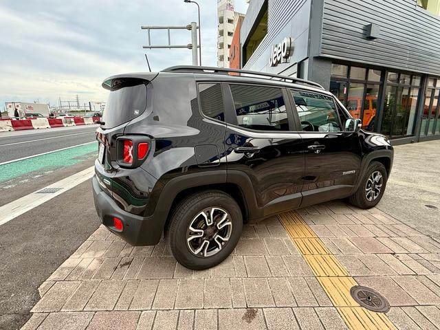 ジープ・レネゲード ロンジチュード　ＬＥＤヘッドランプ／クルーズコントロール／盗難防止システム／バックカメラ／純正Ｕコネクトディスプレイオーディオ／キーレスエントリー／ＥＴＣ付／ＵＳＢ入力端子／Ｂｌｕｅｔｏｏｔｈ／走行距離４３２００ｋｍ（14枚目）