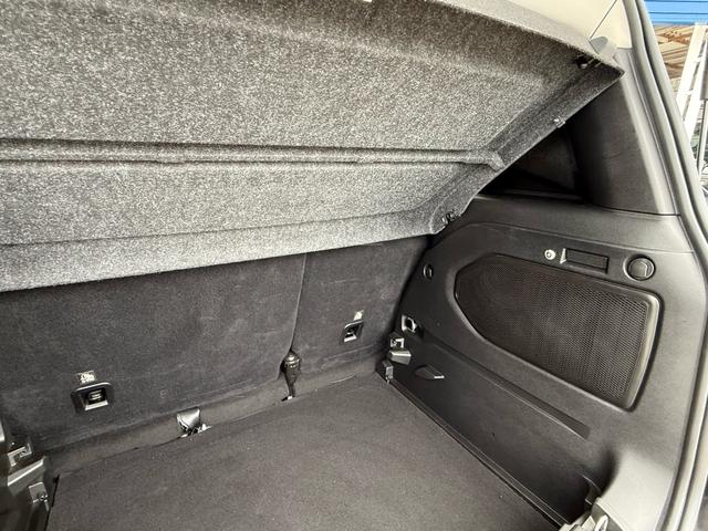 ジープ・レネゲード ロンジチュード　ＬＥＤヘッドランプ／クルーズコントロール／盗難防止システム／バックカメラ／純正Ｕコネクトディスプレイオーディオ／キーレスエントリー／ＥＴＣ付／ＵＳＢ入力端子／Ｂｌｕｅｔｏｏｔｈ／走行距離４３２００ｋｍ（24枚目）