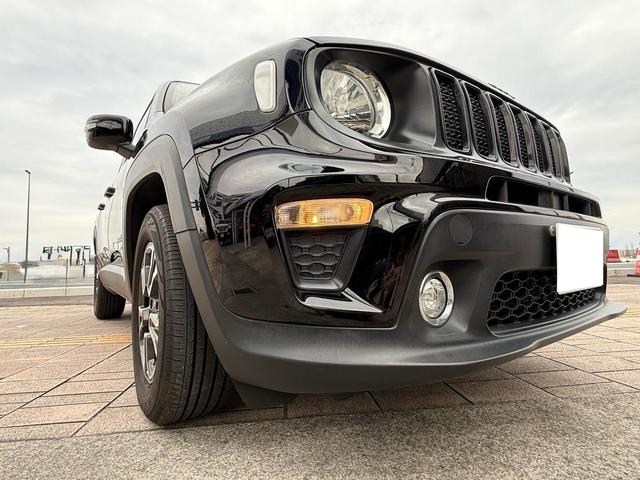 ジープ・レネゲード ロンジチュード　ＬＥＤヘッドランプ／クルーズコントロール／盗難防止システム／バックカメラ／純正Ｕコネクトディスプレイオーディオ／キーレスエントリー／ＥＴＣ付／ＵＳＢ入力端子／Ｂｌｕｅｔｏｏｔｈ／走行距離４３２００ｋｍ（25枚目）