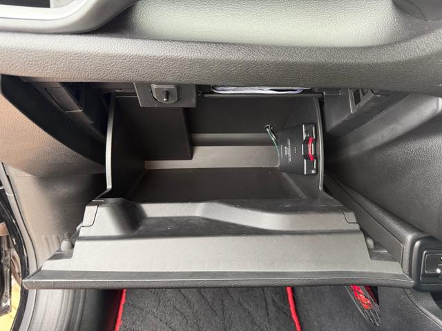 ジープ・レネゲード ロンジチュード　ＬＥＤヘッドランプ／クルーズコントロール／盗難防止システム／バックカメラ／純正Ｕコネクトディスプレイオーディオ／キーレスエントリー／ＥＴＣ付／ＵＳＢ入力端子／Ｂｌｕｅｔｏｏｔｈ／走行距離４３２００ｋｍ（47枚目）