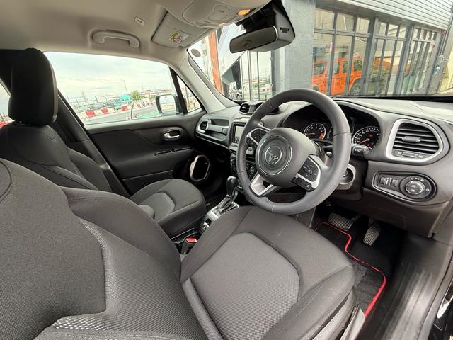 ジープ・レネゲード ロンジチュード　ＬＥＤヘッドランプ／クルーズコントロール／盗難防止システム／バックカメラ／純正Ｕコネクトディスプレイオーディオ／キーレスエントリー／ＥＴＣ付／ＵＳＢ入力端子／Ｂｌｕｅｔｏｏｔｈ／走行距離４３２００ｋｍ（53枚目）