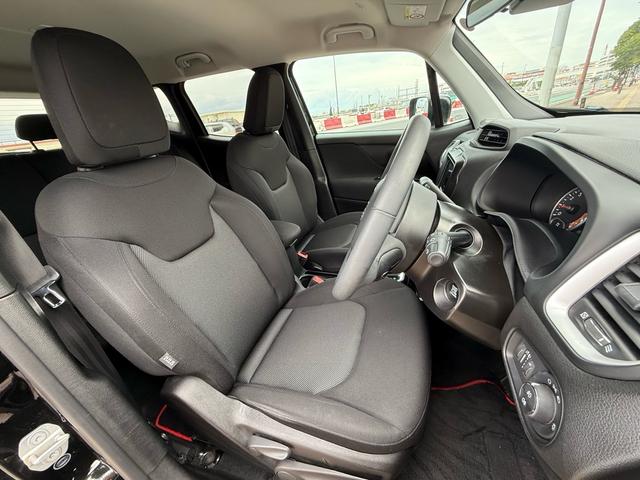 ジープ・レネゲード ロンジチュード　ＬＥＤヘッドランプ／クルーズコントロール／盗難防止システム／バックカメラ／純正Ｕコネクトディスプレイオーディオ／キーレスエントリー／ＥＴＣ付／ＵＳＢ入力端子／Ｂｌｕｅｔｏｏｔｈ／走行距離４３２００ｋｍ（54枚目）