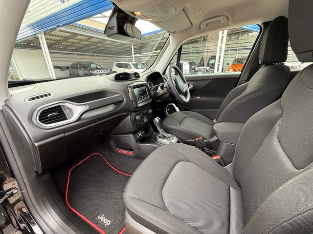 ジープ・レネゲード ロンジチュード　ＬＥＤヘッドランプ／クルーズコントロール／盗難防止システム／バックカメラ／純正Ｕコネクトディスプレイオーディオ／キーレスエントリー／ＥＴＣ付／ＵＳＢ入力端子／Ｂｌｕｅｔｏｏｔｈ／走行距離４３２００ｋｍ（57枚目）