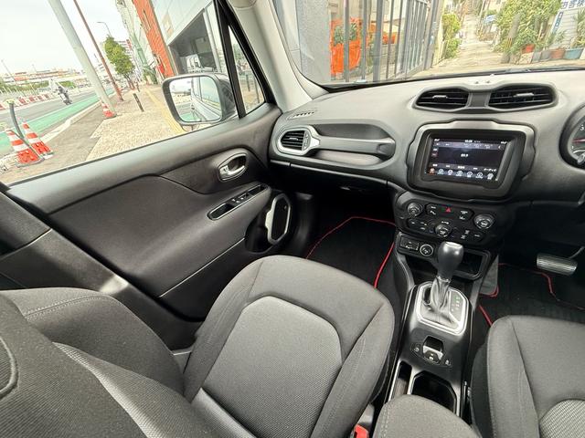 ジープ・レネゲード ロンジチュード　ＬＥＤヘッドランプ／クルーズコントロール／盗難防止システム／バックカメラ／純正Ｕコネクトディスプレイオーディオ／キーレスエントリー／ＥＴＣ付／ＵＳＢ入力端子／Ｂｌｕｅｔｏｏｔｈ／走行距離４３２００ｋｍ（58枚目）