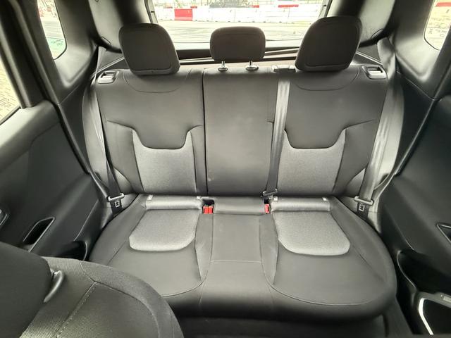 ジープ・レネゲード ロンジチュード　ＬＥＤヘッドランプ／クルーズコントロール／盗難防止システム／バックカメラ／純正Ｕコネクトディスプレイオーディオ／キーレスエントリー／ＥＴＣ付／ＵＳＢ入力端子／Ｂｌｕｅｔｏｏｔｈ／走行距離４３２００ｋｍ（59枚目）