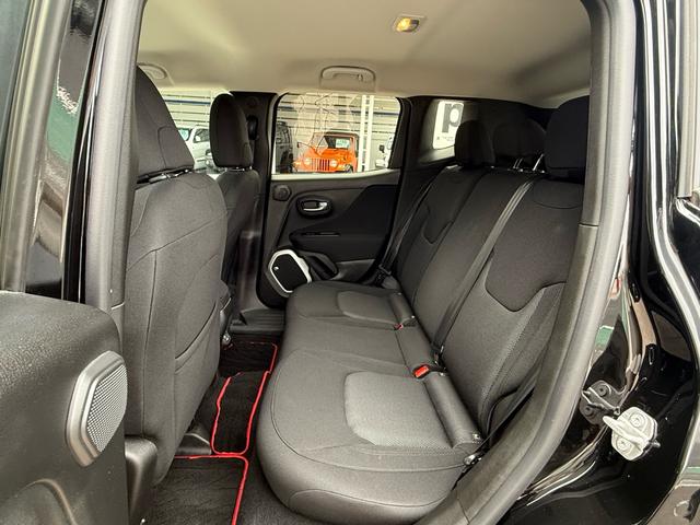 ジープ・レネゲード ロンジチュード　ＬＥＤヘッドランプ／クルーズコントロール／盗難防止システム／バックカメラ／純正Ｕコネクトディスプレイオーディオ／キーレスエントリー／ＥＴＣ付／ＵＳＢ入力端子／Ｂｌｕｅｔｏｏｔｈ／走行距離４３２００ｋｍ（62枚目）