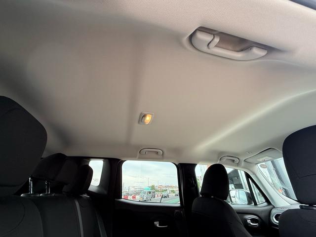 ジープ・レネゲード ロンジチュード　ＬＥＤヘッドランプ／クルーズコントロール／盗難防止システム／バックカメラ／純正Ｕコネクトディスプレイオーディオ／キーレスエントリー／ＥＴＣ付／ＵＳＢ入力端子／Ｂｌｕｅｔｏｏｔｈ／走行距離４３２００ｋｍ（64枚目）