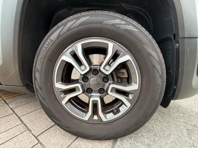 ジープ・レネゲード ロンジチュード　ＬＥＤヘッドランプ／クルーズコントロール／盗難防止システム／バックカメラ／純正Ｕコネクトディスプレイオーディオ／キーレスエントリー／ＥＴＣ付／ＵＳＢ入力端子／Ｂｌｕｅｔｏｏｔｈ／走行距離４３２００ｋｍ（72枚目）