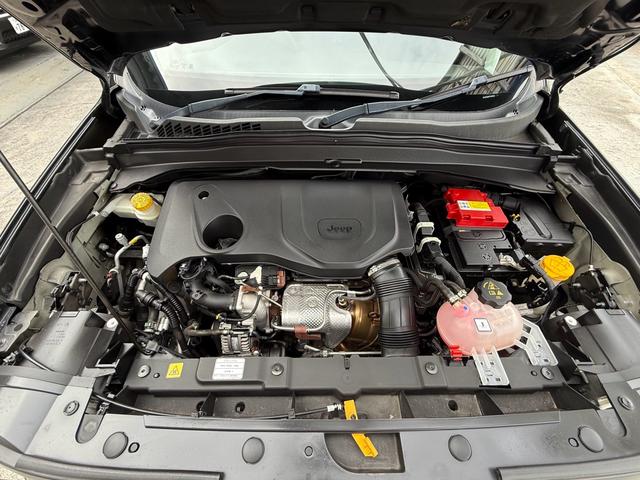 ジープ・レネゲード ロンジチュード　ＬＥＤヘッドランプ／クルーズコントロール／盗難防止システム／バックカメラ／純正Ｕコネクトディスプレイオーディオ／キーレスエントリー／ＥＴＣ付／ＵＳＢ入力端子／Ｂｌｕｅｔｏｏｔｈ／走行距離４３２００ｋｍ（73枚目）